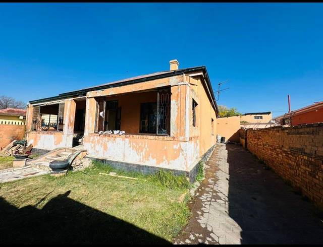 10 BEDROOM HOUSE FOR SALE IN TURFFONTEIN